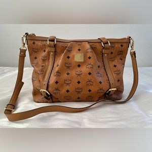 𝙈𝘾𝙈 𝙑𝙞𝙨𝙚𝙩𝙤𝙨 𝙎𝙩𝙪𝙙𝙙𝙚𝙙 𝙈𝙚𝙙𝙞𝙪𝙢 𝙀𝙨𝙨𝙚𝙣𝙩𝙞𝙖𝙡𝙨